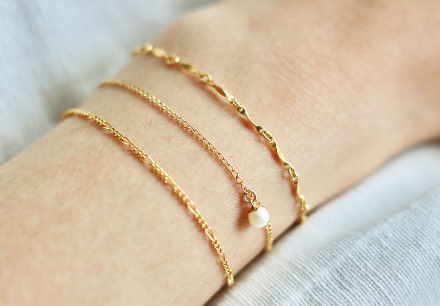 Dainty Stacking Bracelets - Figaro · Pearl · Twisted Bar